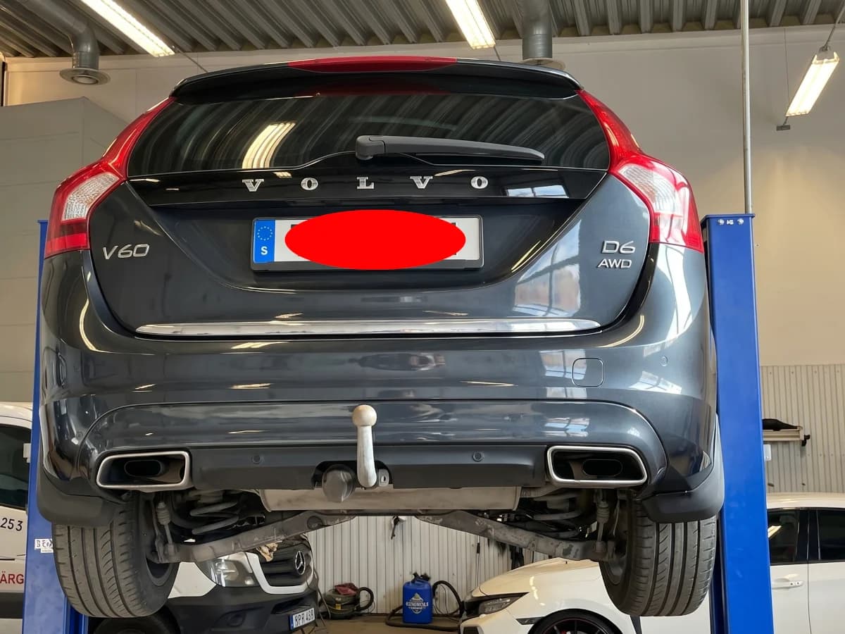 Byte av stötdämpare och fjädring på bil i Järfälla
